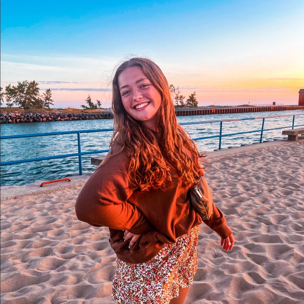 Meet your Posher, Larissa